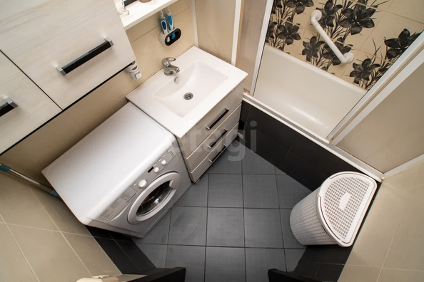 
   Продам 3-комнатную, 71.5 м², Петухова ул, 6/4

. Фото 3.
