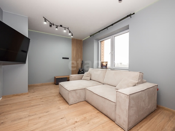 
   Продам 2-комнатную, 37.9 м², Кирова ул, 274

. Фото 4.