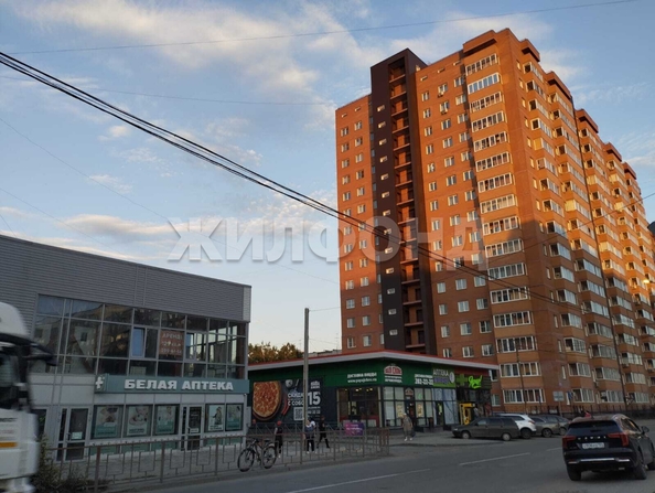 
   Продам 2-комнатную, 52.9 м², Новосибирская ул, 19

. Фото 19.