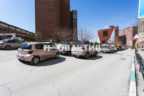 
   Продам 1-комнатную, 41.5 м², Гармония мкр, 8

. Фото 2.