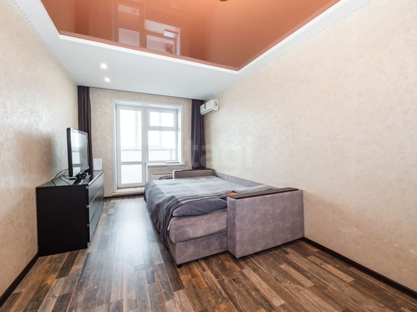 
   Продам 1-комнатную, 42.3 м², Военная ул, 16

. Фото 1.