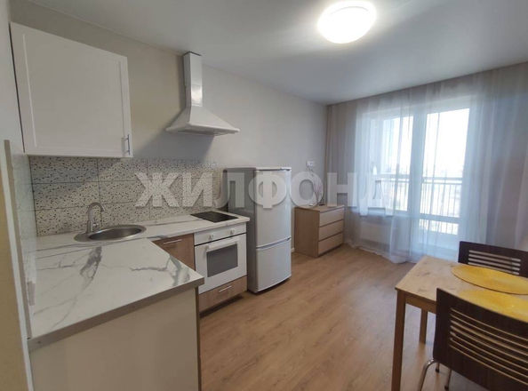 
   Продам 1-комнатную, 38 м², Ватутина ул, 93/1

. Фото 3.