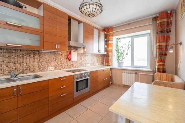 
   Продам 3-комнатную, 89.7 м², Ватутина ул, 41/1

. Фото 2.