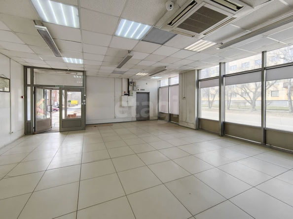 
   Сдам торговое помещение, 105 м², Объединения ул, 76к1

. Фото 4.