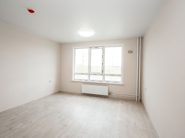 
   Продам 2-комнатную, 56 м², Татьяны Снежиной ул, 42/2

. Фото 3.