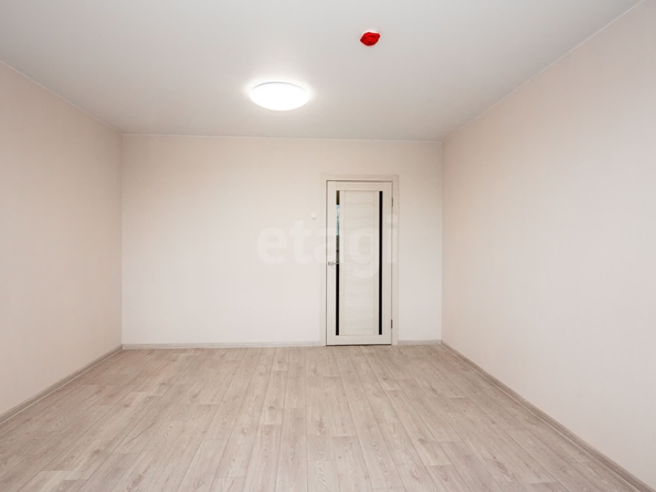 
   Продам 2-комнатную, 56 м², Татьяны Снежиной ул, 42/2

. Фото 5.