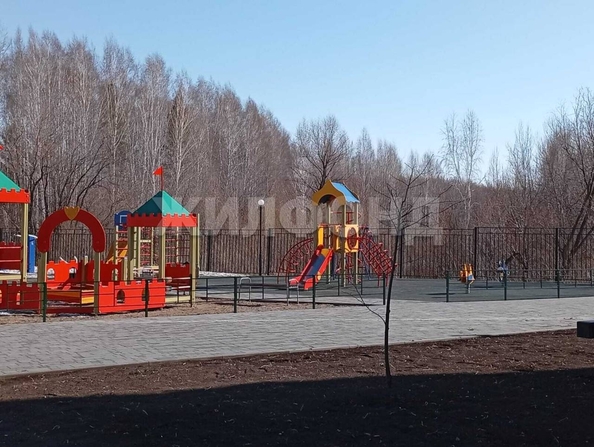 
   Продам 1-комнатную, 36.8 м², Петухова ул, 172

. Фото 19.