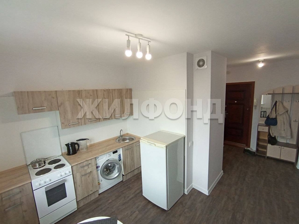 
   Продам 1-комнатную, 37.9 м², Тюленина ул, 1/2

. Фото 1.