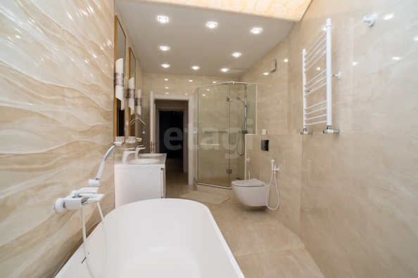 
  Сдам в аренду 4-комнатную квартиру, 145 м², Новосибирск

. Фото 23.