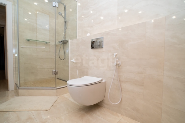 
  Сдам в аренду 4-комнатную квартиру, 145 м², Новосибирск

. Фото 25.