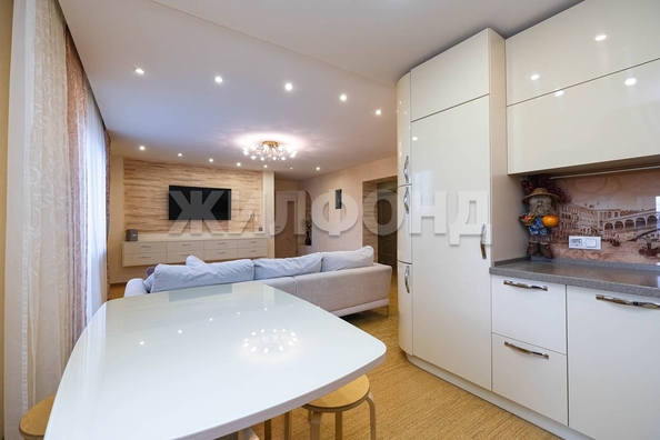 
  Продается 4-комн. квартира, 109 м², Троллейная ул, д. 7
. Фото 9.
