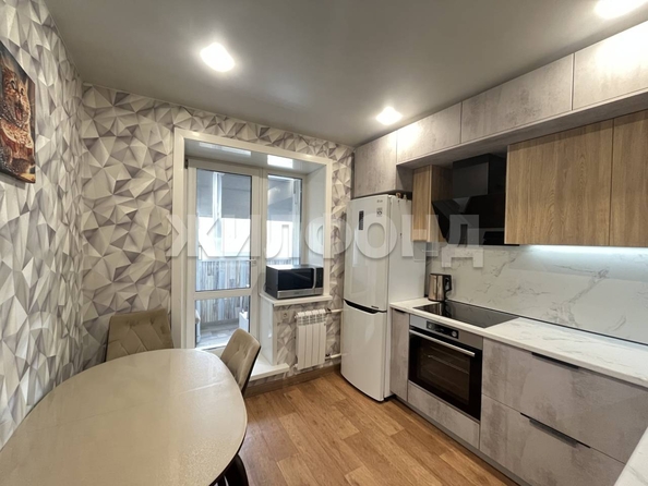 
   Продам 2-комнатную, 49.6 м², Вересаева ул, 1/1

. Фото 2.