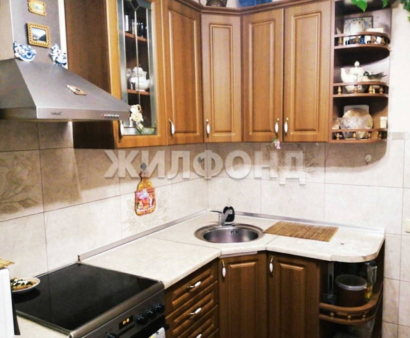 
   Продам 2-комнатную, 56.7 м², Сибиряков-Гвардейцев ул, 11

. Фото 2.