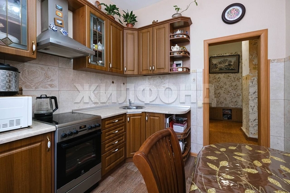 
  Продается 2-комн. квартира, 56.7 м², Сибиряков-Гвардейцев ул, д. 11
. Фото 2.