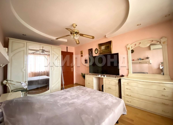 
   Продам 3-комнатную, 66.1 м², Зорге ул, 105

. Фото 2.
