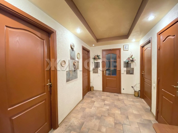 
   Продам 3-комнатную, 66.1 м², Зорге ул, 105

. Фото 8.