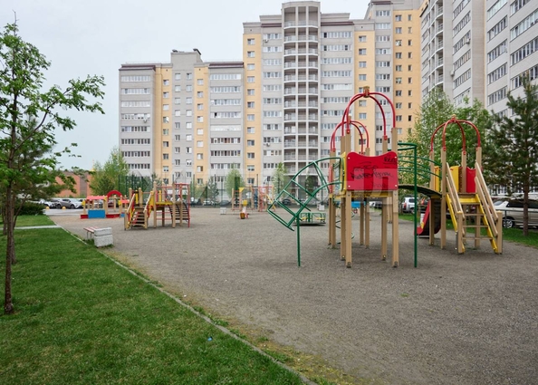 
   Продам 3-комнатную, 97.9 м², 2-й (4 мкр.) кв-л, 232

. Фото 28.