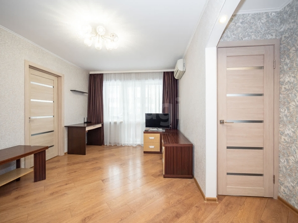 
   Продам 2-комнатную, 45.7 м², Красный пр-кт, 90/2

. Фото 6.