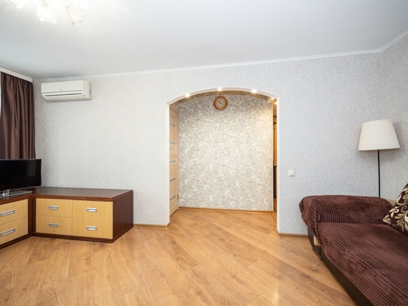 
   Продам 2-комнатную, 45.7 м², Красный пр-кт, 90/2

. Фото 7.