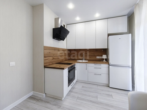 
   Продам 1-комнатную, 35.7 м², Михаила Немыткина ул, 7

. Фото 2.