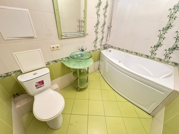 
   Продам 3-комнатную, 74.2 м², Героев Труда ул, 14

. Фото 7.