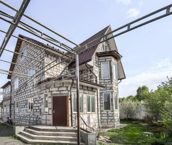 
  Продается дом, 290 м², Новосибирск
. Фото 1.