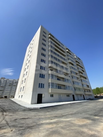 
   Продам 2-комнатную, 58.75 м², В. Высоцкого ул, 143/11

. Фото 1.