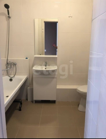 
  Сдается 1-комн. квартира, 37 м², Кирова ул, д. 322
. Фото 7.