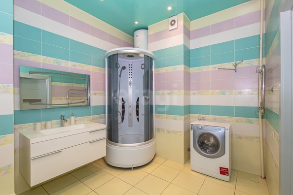 
  Продается 2-комн. квартира, 90.4 м², Кирова ул, д. 25
. Фото 9.