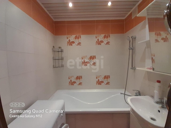 
  Продается 1-комн. квартира, 33.8 м², Лазурная ул, д. 2
. Фото 4.