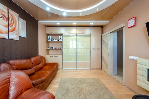 
  Продается 2-комн. квартира, 66 м², Романова ул, д. 60
. Фото 2.