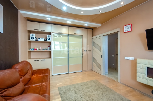 
  Продается 2-комн. квартира, 66 м², Романова ул, д. 60
. Фото 4.