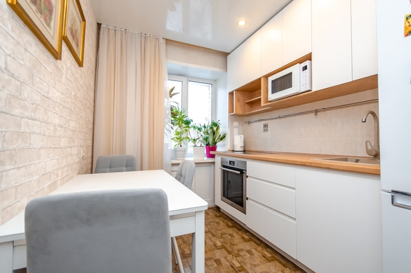 
  Продается 2-комн. квартира, 55 м², 1905 года ул, д. 87
. Фото 5.