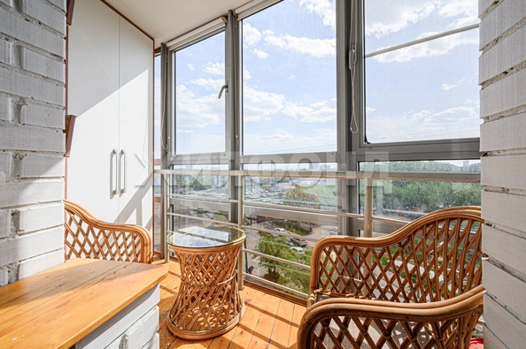 
  Продается 2-комн. квартира, 55.7 м², Есенина ул, д. 67
. Фото 12.