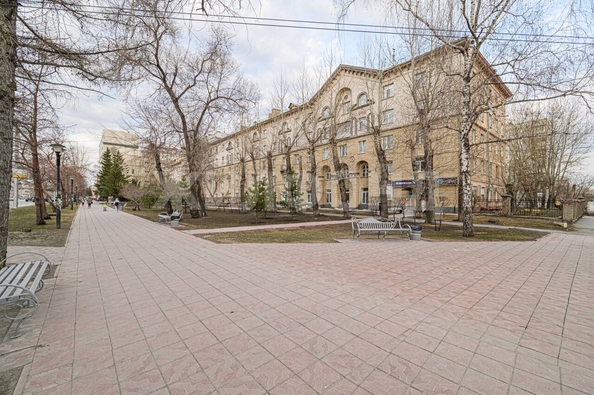 
  Продается 3-комн. квартира, 89.4 м², Дзержинского пр-кт, д. 10
. Фото 2.