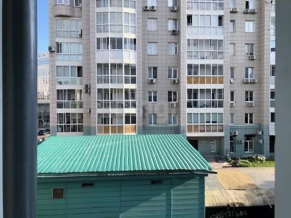 
  Сдается 3-комн. квартира, 80 м², Коммунистическая ул, д. 26
. Фото 4.