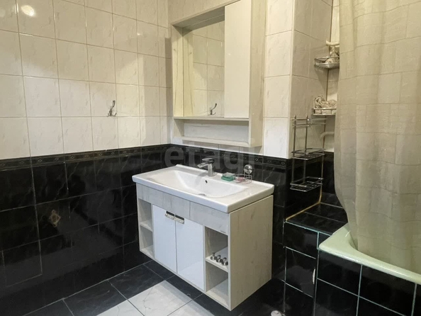 
  Сдается 3-комн. квартира, 92 м², Учительская ул, д. 8
. Фото 9.