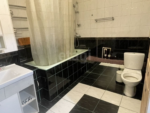
  Сдается 3-комн. квартира, 92 м², Учительская ул, д. 8
. Фото 10.