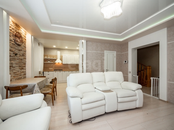 
  Продается 4-комн. квартира, 160.3 м², Кирова ул, д. 350
. Фото 3.