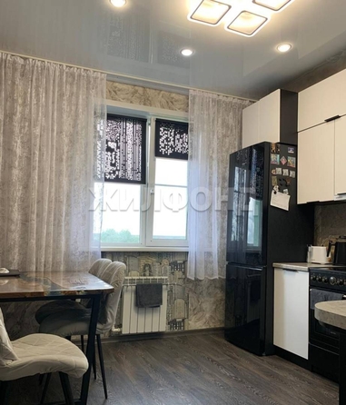 
  Продается 2-комн. квартира, 53 м², Зеленая ул, д. 27
. Фото 9.