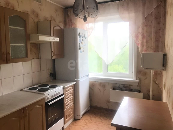
  Продается 3-комн. квартира, 60 м², Петухова ул, д. 122
. Фото 2.