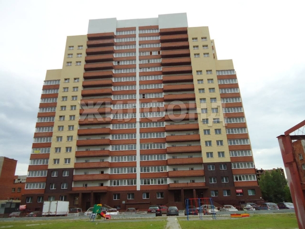 
  Продается 3-комн. квартира, 153.6 м², 2-й (4 мкр.) кв-л, д. 246
. Фото 2.