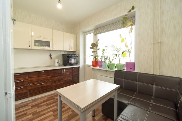 
  Продается 1-комн. квартира, 32.5 м², Титова ул, д. 276
. Фото 4.