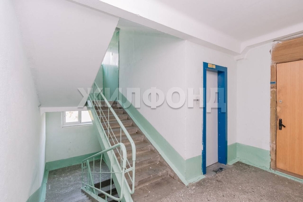 
  Продается 3-комн. квартира, 60 м², Петухова ул, д. 122
. Фото 4.