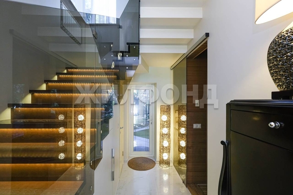 
  Продается 4-комн. квартира, 224.3 м², Кедровая ул, д. 43/4
. Фото 3.