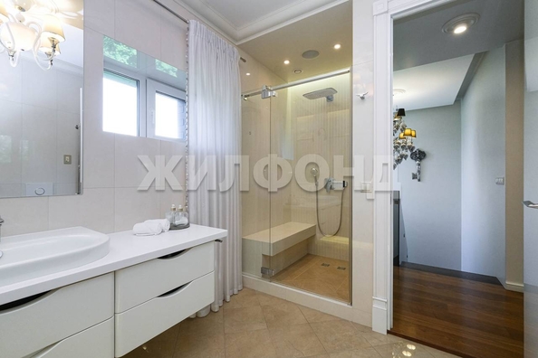 
  Продается 4-комн. квартира, 224.3 м², Кедровая ул, д. 43/4
. Фото 43.