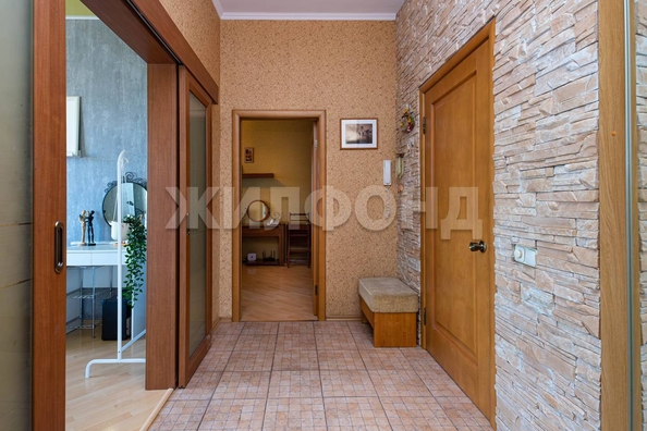 
  Продается 2-комн. квартира, 62 м², Крылова ул, д. 28/1
. Фото 8.
