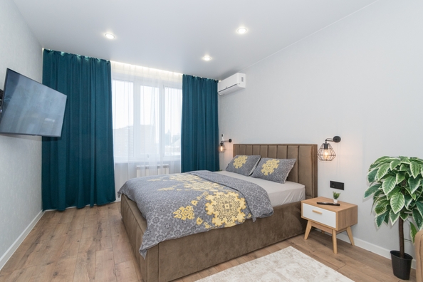 
  Сдается посуточно 1-комн. квартира, 40 м², Семьи Шамшиных ул, д. 12
. Фото 2.
