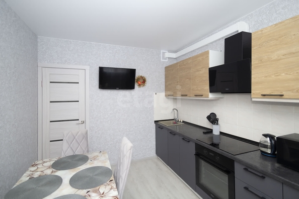 
  Продается 3-комн. квартира, 66.6 м², Тюленина ул, д. 15/1
. Фото 8.