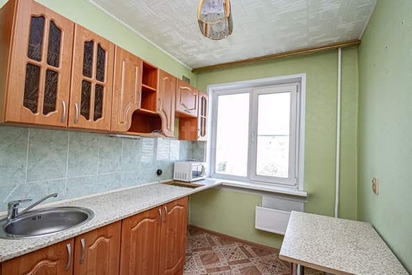 
  Продается 3-комн. квартира, 60 м², Бориса Богаткова ул, д. 194/3
. Фото 8.